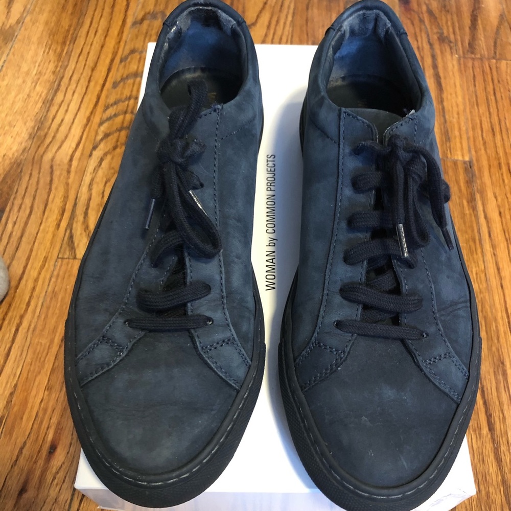 EUC Common Projects Achilles Low sneakers tennis shoes navy blue suede 8 38 M